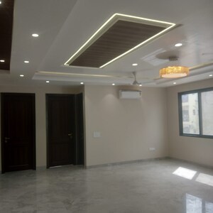 Room in 1 BHK Builder Floor at Sector 9 – for Rent