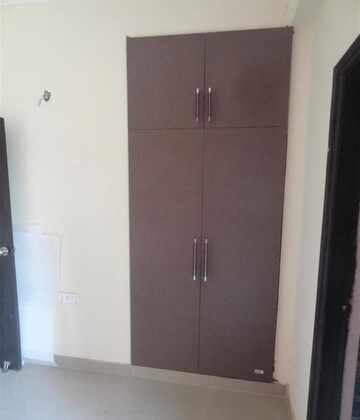 Furnished Amenities in 2 BHK Apartment at Amrapali Zodiac, Sector 120 – for Rent