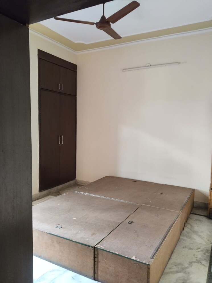 Room, ashoka-enclave-faridabad 3 Bedroom 1300 Sq.Ft. Builder Floor In Sector 34 Faridabad 9521996