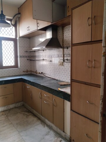 Kitchen in 3 BHK Builder Floor at Ashoka Enclave Faridabad, Sector 34 – for Rent