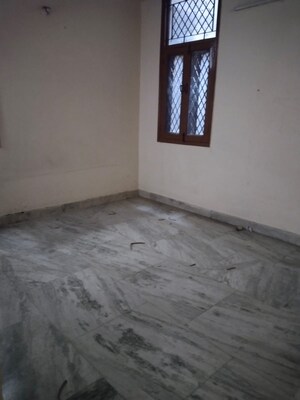 Room in 3 BHK Builder Floor at Ashoka Enclave Faridabad, Sector 34 – for Rent