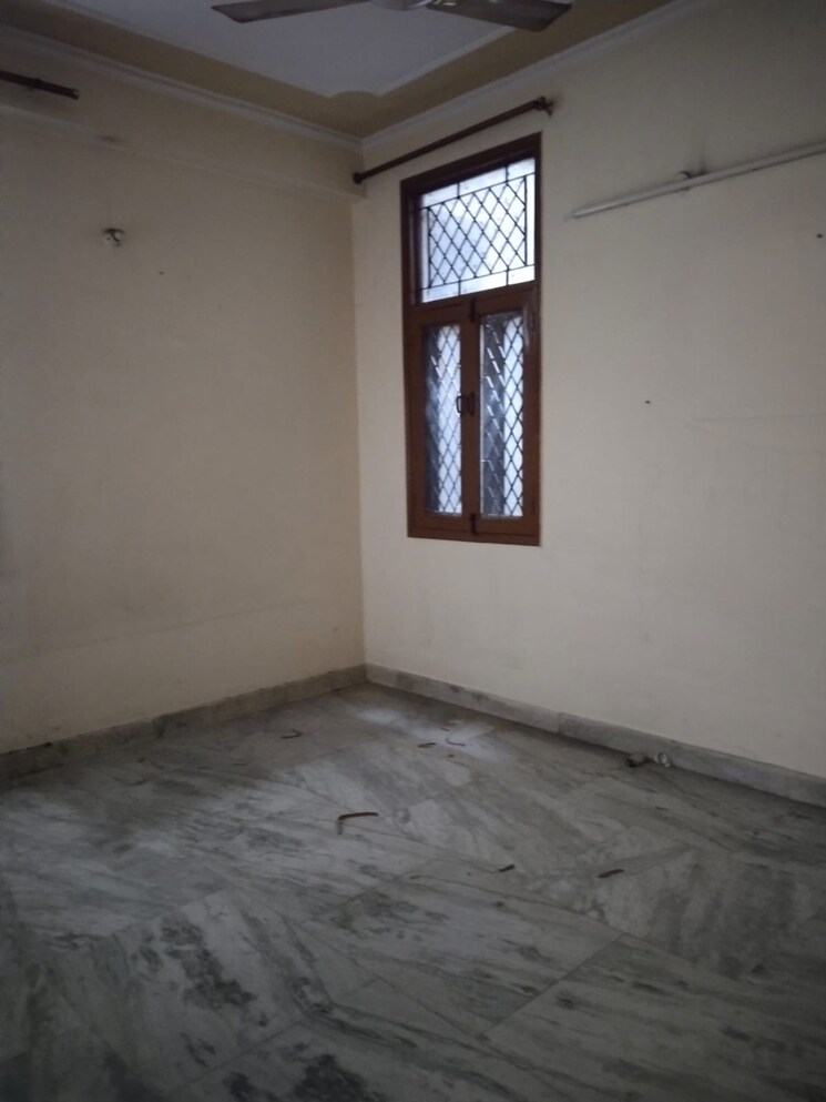 Room, ashoka-enclave-faridabad 3 Bedroom 1300 Sq.Ft. Builder Floor In Sector 34 Faridabad 9521996