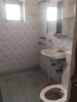 Bathroom in 3 BHK Builder Floor at Ashoka Enclave Faridabad, Sector 34 – for Rent