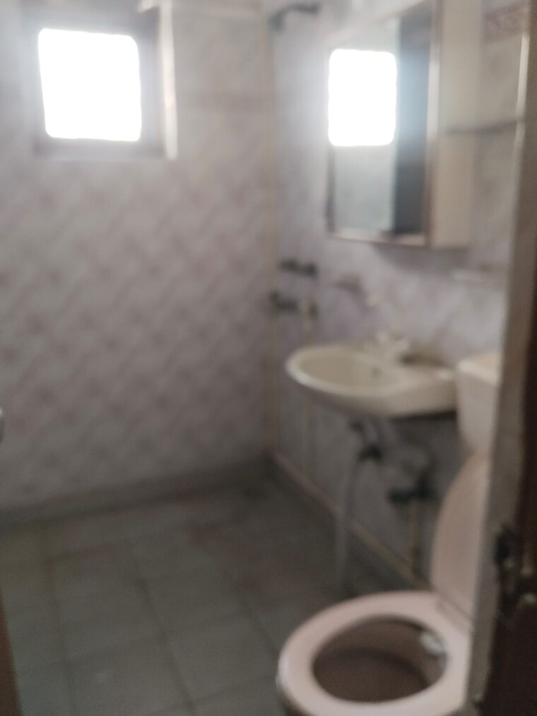 Bathroom, ashoka-enclave-faridabad 3 Bedroom 1300 Sq.Ft. Builder Floor In Sector 34 Faridabad 9521996