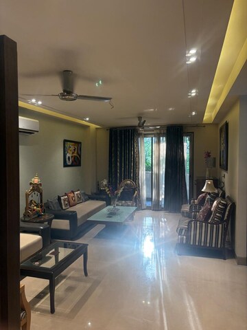 Living Room in 3 BHK Builder Floor at DLF City Phase V, Dlf Phase V – for Rent