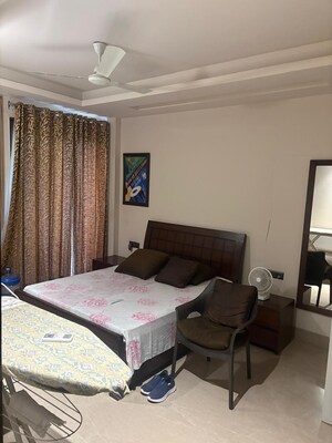 Master Bedroom in 3 BHK Builder Floor at DLF City Phase V, Dlf Phase V – for Rent