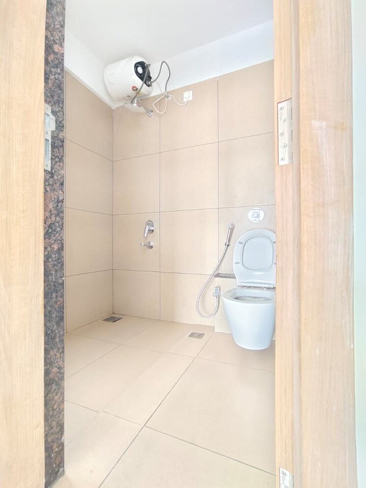 Bathroom, majestique-signature-towers 3 Bedroom 1197 Sq.Ft. Apartment In Balewadi Pune 9522019