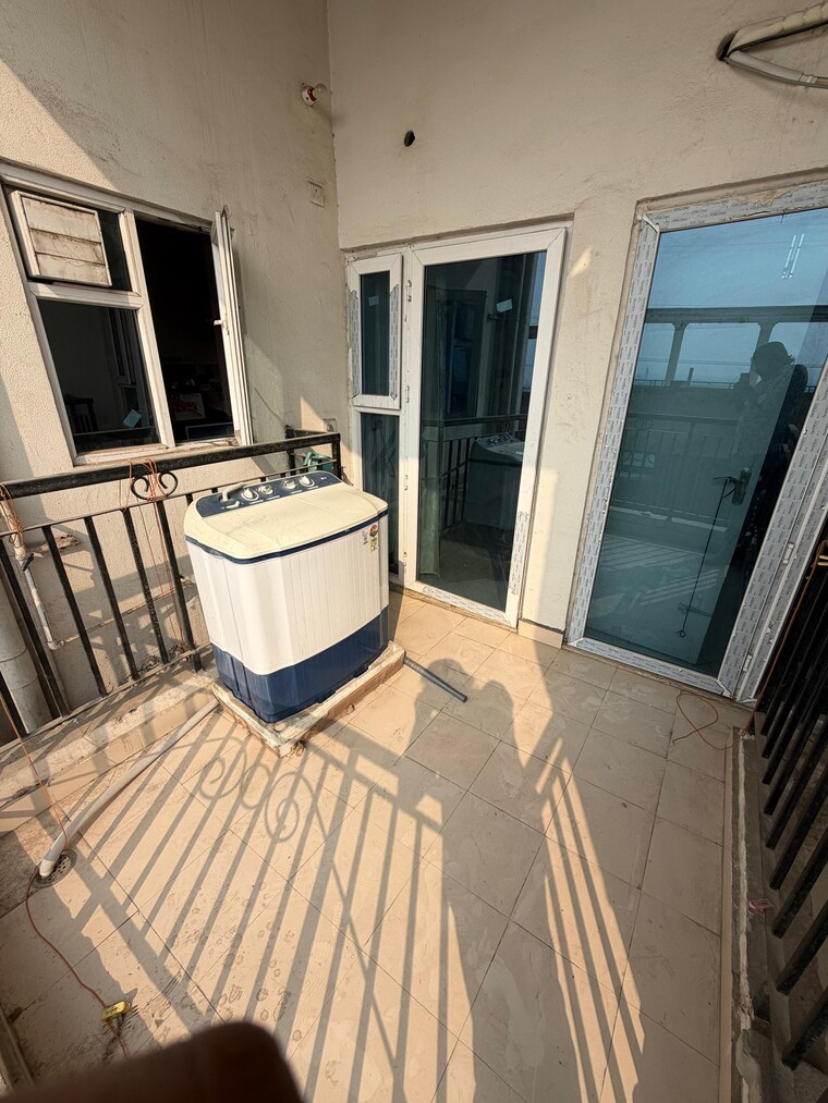 Balcony, gaur-city-2-14th-avenue 1 Bedroom 550 Sq.Ft. Apartment In Sector 16c Greater Noida Greater Noida 9522065