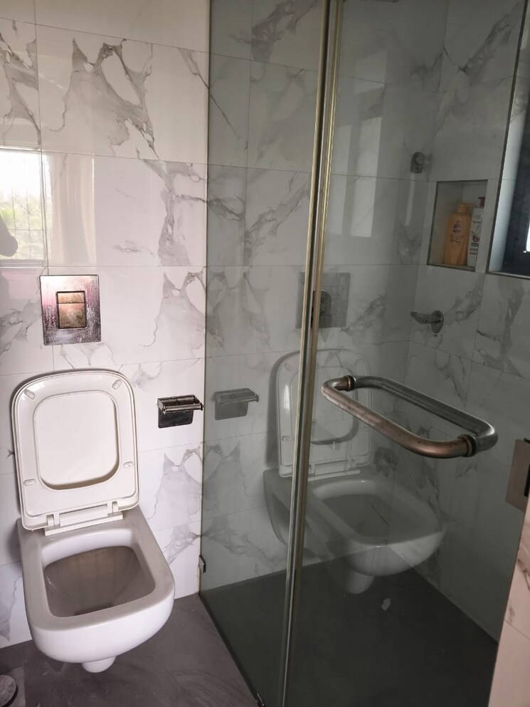 Bathroom, bhagtani-heights 3 Bedroom 1150 Sq.Ft. Apartment In Versova Mumbai 9522051