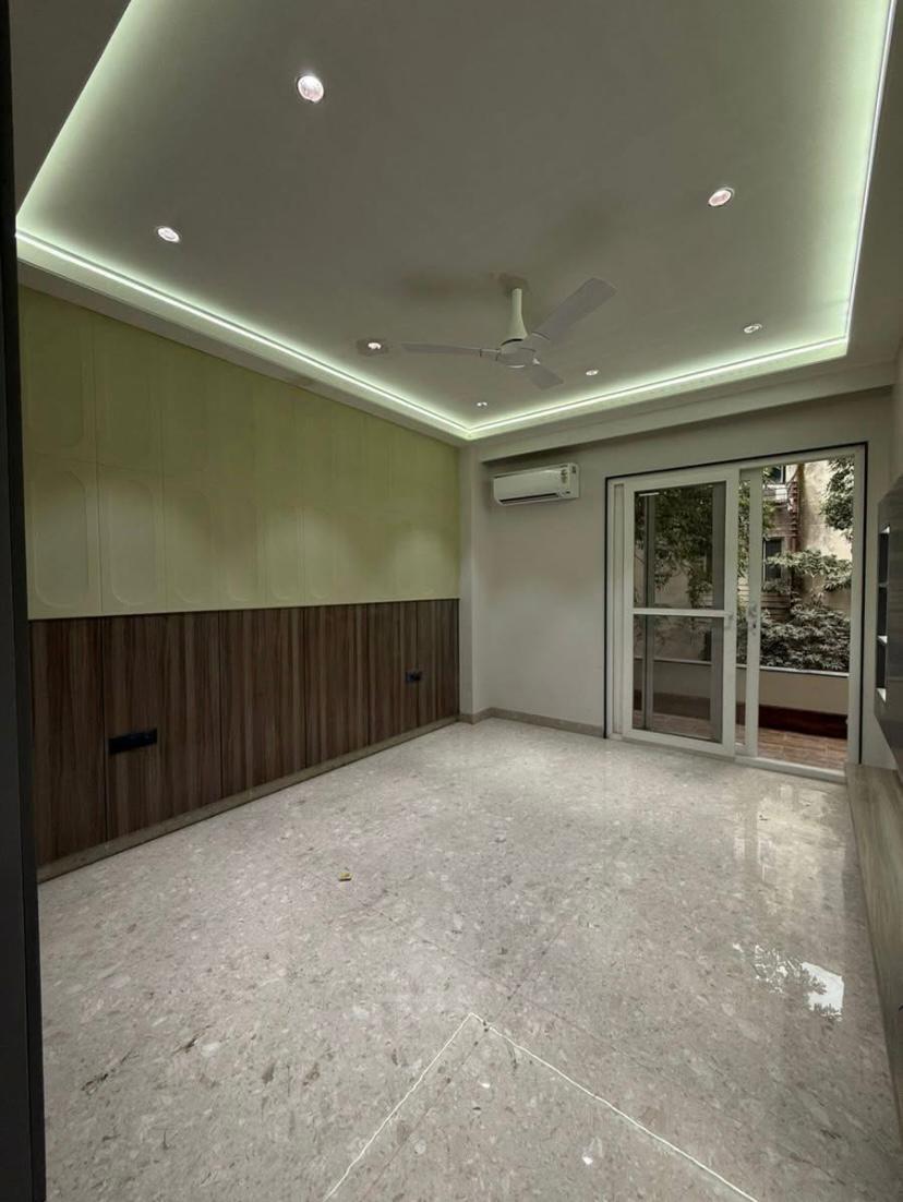 3 BHK + Pooja Room Builder Floor For Sale in Sushant Lok 2