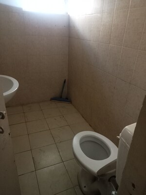 Bathroom in 3.5 BHK Apartment at Rapti Apartment, Gomti Nagar – for Rent