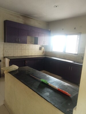 Kitchen in 3.5 BHK Apartment at Rapti Apartment, Gomti Nagar – for Rent