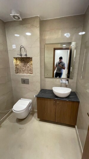 Bathroom in 6+ BHK Independent House at Shalimar Bagh – for Sale