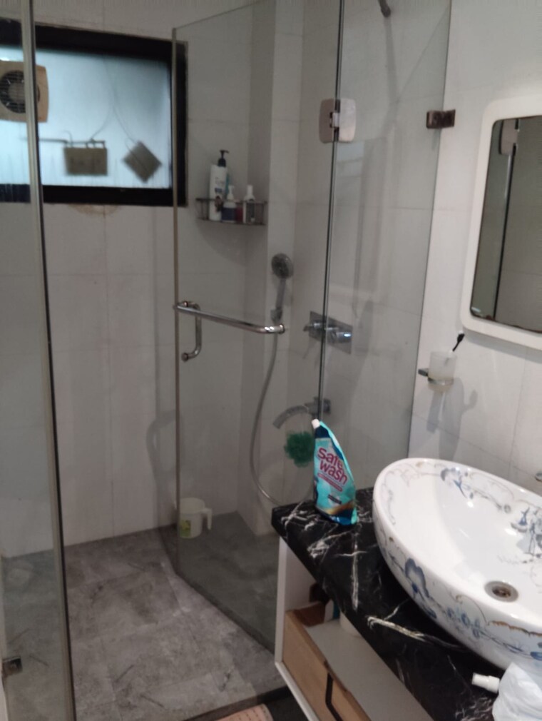 Bathroom, pitampura 6+ Bedroom 1000 Sq.Ft. Independent House In Pitampura Delhi 9522092