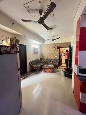 Master Bedroom in 2 BHK Apartment at Gaur City 2 - 14th Avenue, Sector 16c Greater Noida – for Rent