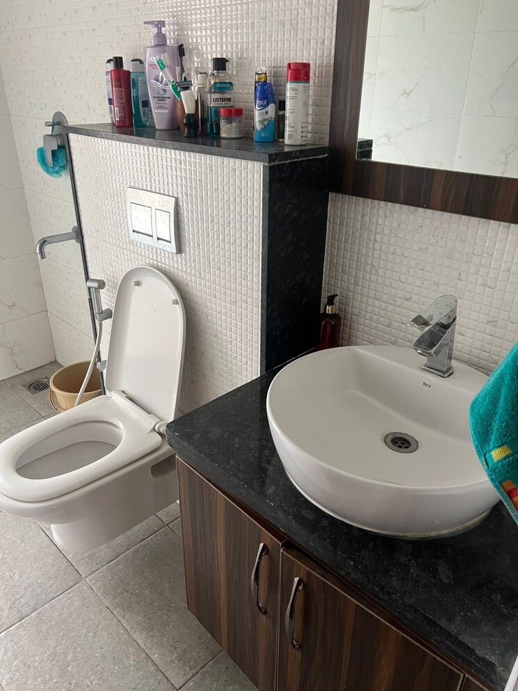 Bathroom, snn-raj-grandeur 3 Bedroom 1515 Sq.Ft. Apartment In Bommanahalli Bangalore 9522108