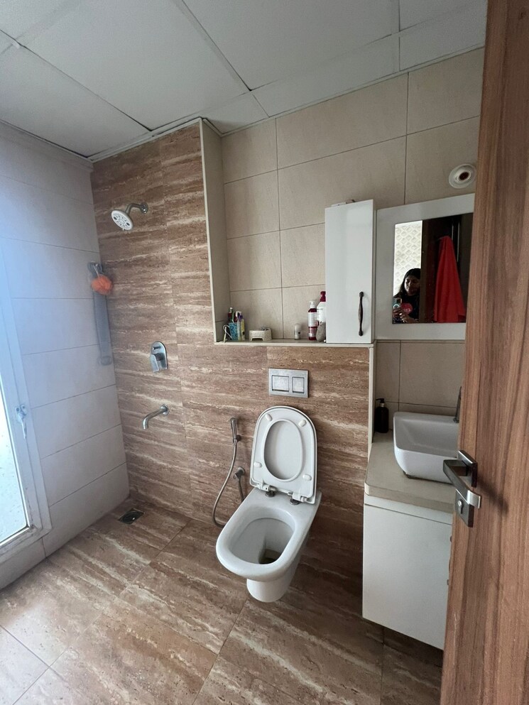 Bathroom, snn-raj-grandeur 3 Bedroom 1515 Sq.Ft. Apartment In Bommanahalli Bangalore 9522108