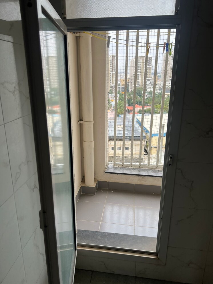 Balcony, snn-raj-grandeur 3 Bedroom 1515 Sq.Ft. Apartment In Bommanahalli Bangalore 9522108