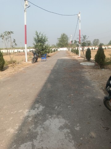 Parking in 3 BHK Villa at Modipuram – for Sale