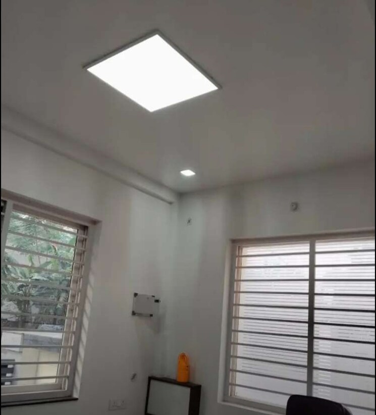 Team Area, hazratganj Commercial Office Space 1000 Sq.Ft. In Hazratganj Lucknow 9522210