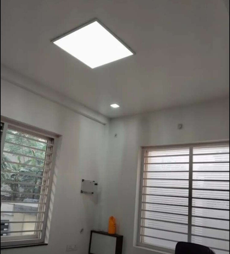 Team Area, hazratganj Commercial Office Space 1000 Sq.Ft. In Hazratganj Lucknow 9522210