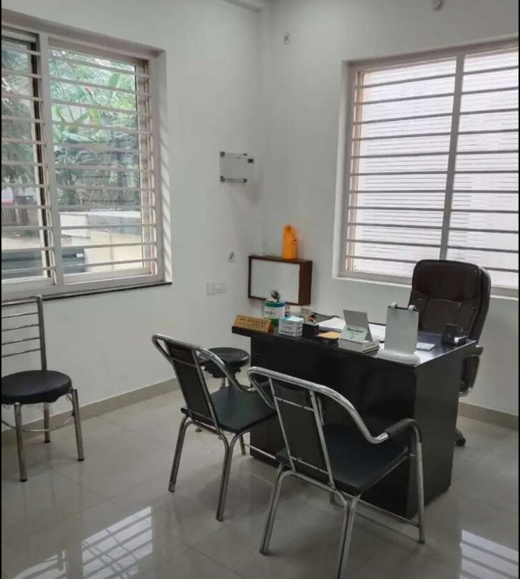 Team Area, hazratganj Commercial Office Space 1000 Sq.Ft. In Hazratganj Lucknow 9522210