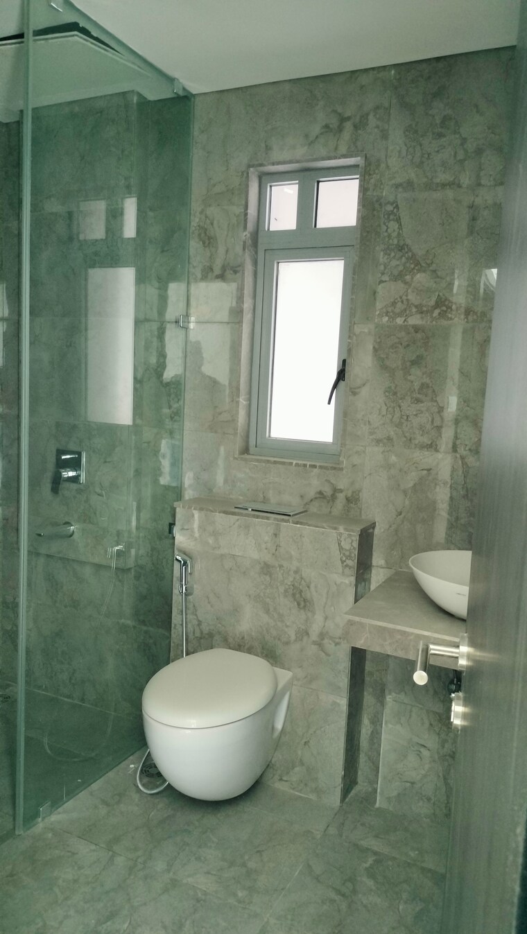 Bathroom, oberoi-maxima 3 Bedroom 1890 Sq.Ft. Apartment In Andheri East Mumbai 9522190