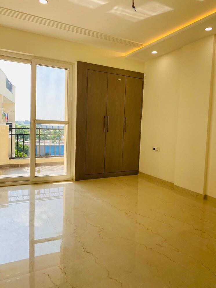 Room, roseate-homes 3 Bedroom 1790 Sq.Ft. Apartment In Ghazipur Zirakpur 9522240