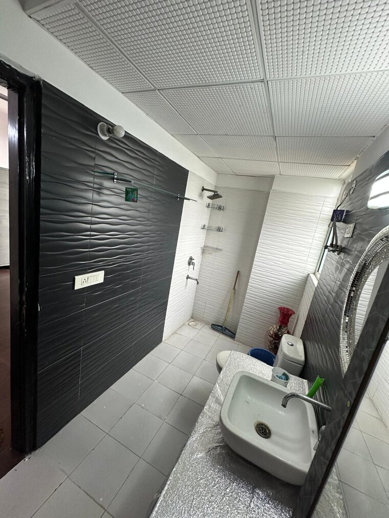 Bathroom, rishabh-cloud-9 3 Bedroom 1200 Sq.Ft. Apartment In Sector 1 Vaishali Ghaziabad 9522243