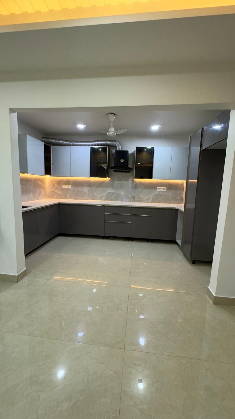 Kitchen, chattarpur 3 Bedroom 1300 Sq.Ft. Builder Floor In Chattarpur Delhi 9522269