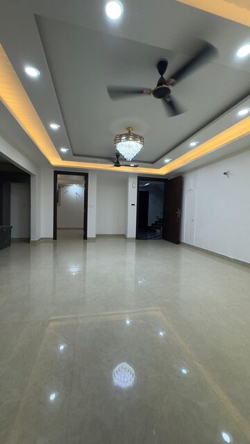 Room in 3 BHK Builder Floor at Chattarpur – for Rent