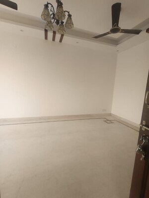 Room in 2 BHK Independent House at RWA Apartments Sector 70, Sector 70 – for Rent