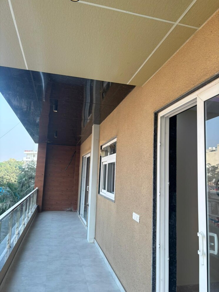 undefined, south city 1 4 Bedroom 400 Sq.Yd. Builder Floor In South City 1 Gurgaon 9522256