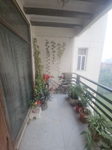 Balcony in 4 BHK Builder Floor at Sector 56 – for Rent