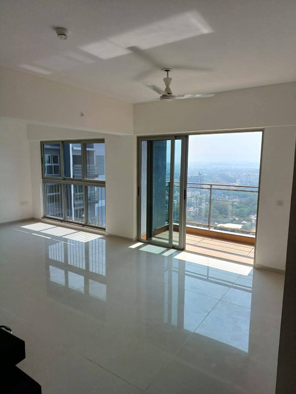 3.5 BHK + Servant Room Apartment For Sale in Amanora Neo Towers