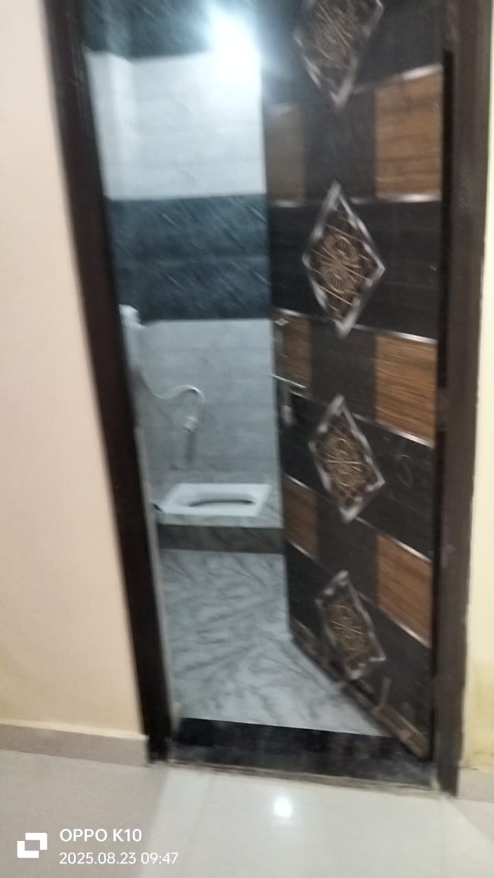 2 BHK Independent House For Rent in RWA Apartments Sector 70