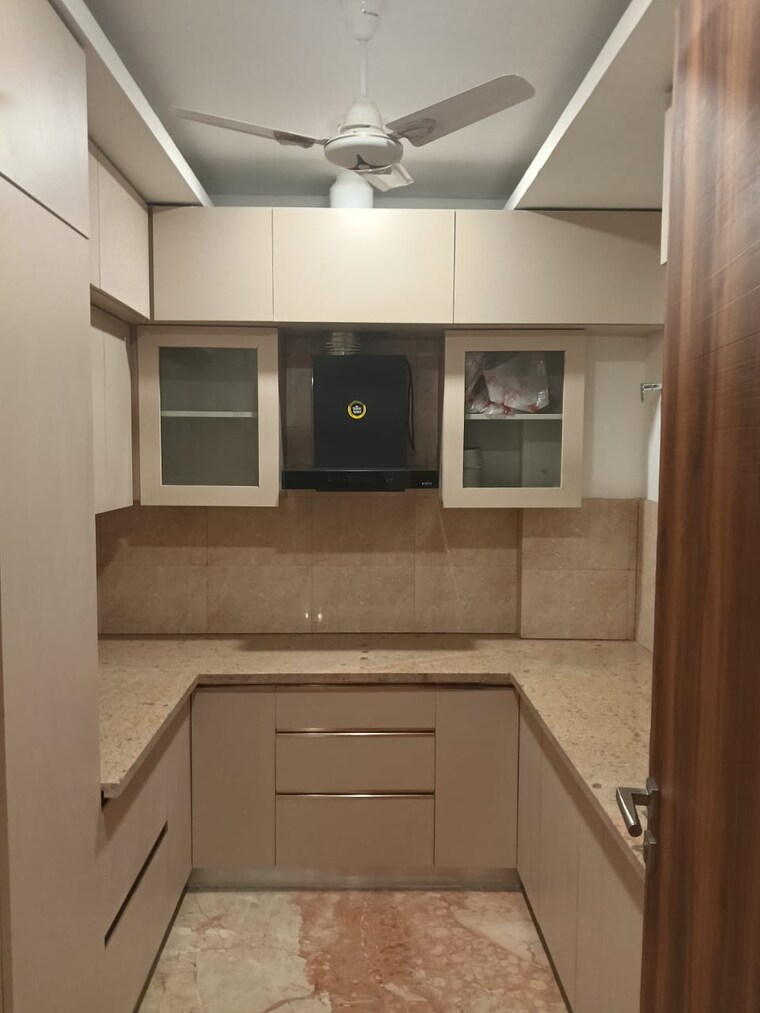 Kitchen, sushant lok i 3 Bedroom 300 Sq.Yd. Builder Floor In Sushant Lok I Gurgaon 9522283