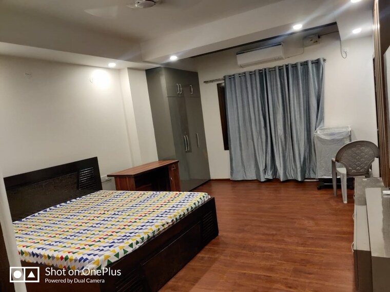 Bedroom, sector 52 3 Bedroom 300 Sq.Yd. Builder Floor In Sector 52 Gurgaon 9522302