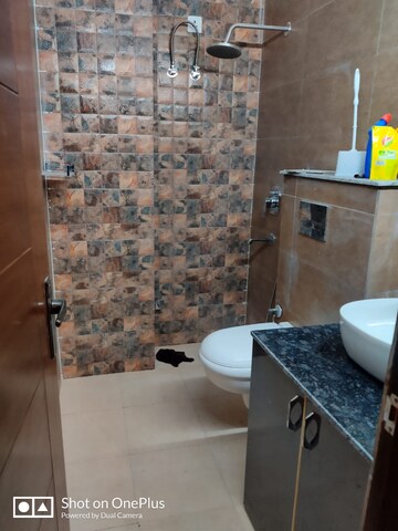 Team Area in 3 BHK Builder Floor at Sector 52 – for Rent