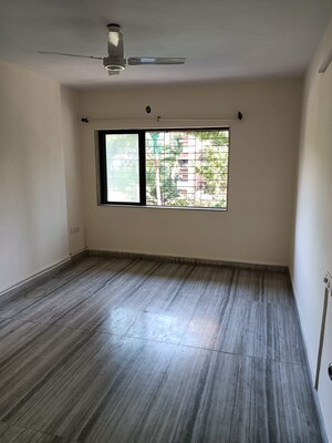 Room in 2 BHK Apartment at Andheri West – for Rent