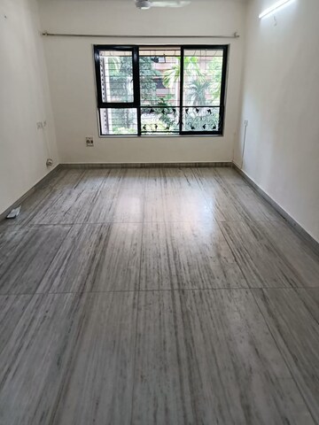 Room in 2 BHK Apartment at Andheri West – for Rent