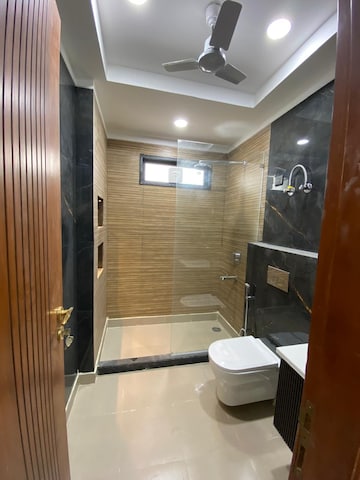 Bathroom in 4 BHK Builder Floor at TDI The Grand Retreat, Sector 88 – for Sale