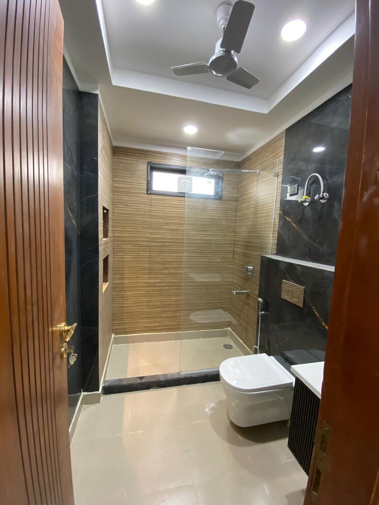 Bathroom, tdi-the-grand-retreat 4 Bedroom 550 Sq.Yd. Builder Floor In Sector 88 Faridabad 9522305