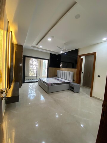 Bedroom in 4 BHK Builder Floor at TDI The Grand Retreat, Sector 88 – for Sale