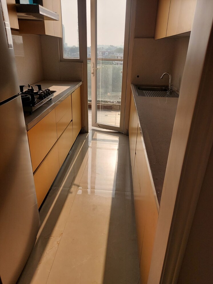 Balcony, h-s-f-premiere 3 Bedroom 2224 Sq.Ft. Apartment In Sector 25 Yamuna Expressway Greater Noida 9508004