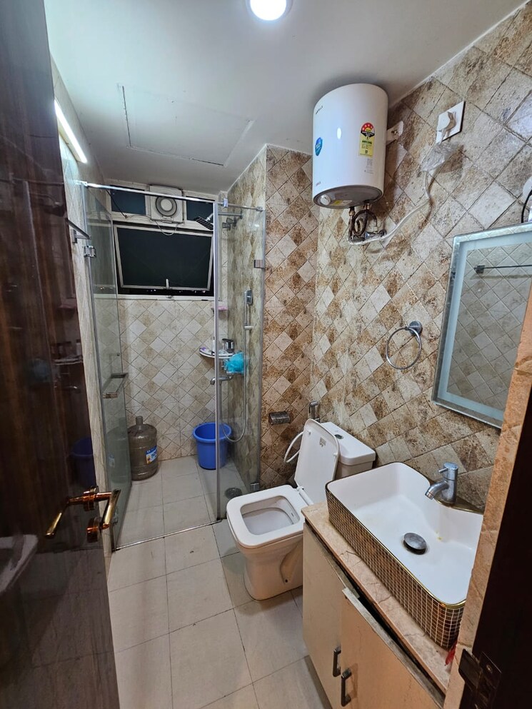 Bathroom, ideal-lake-view 3 Bedroom 1140 Sq.Ft. Apartment In Topsia Kolkata 9522362