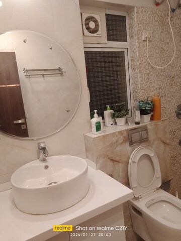 Bathroom in 4 BHK Apartment at DLF Westend Heights, Sector 53 – for Sale