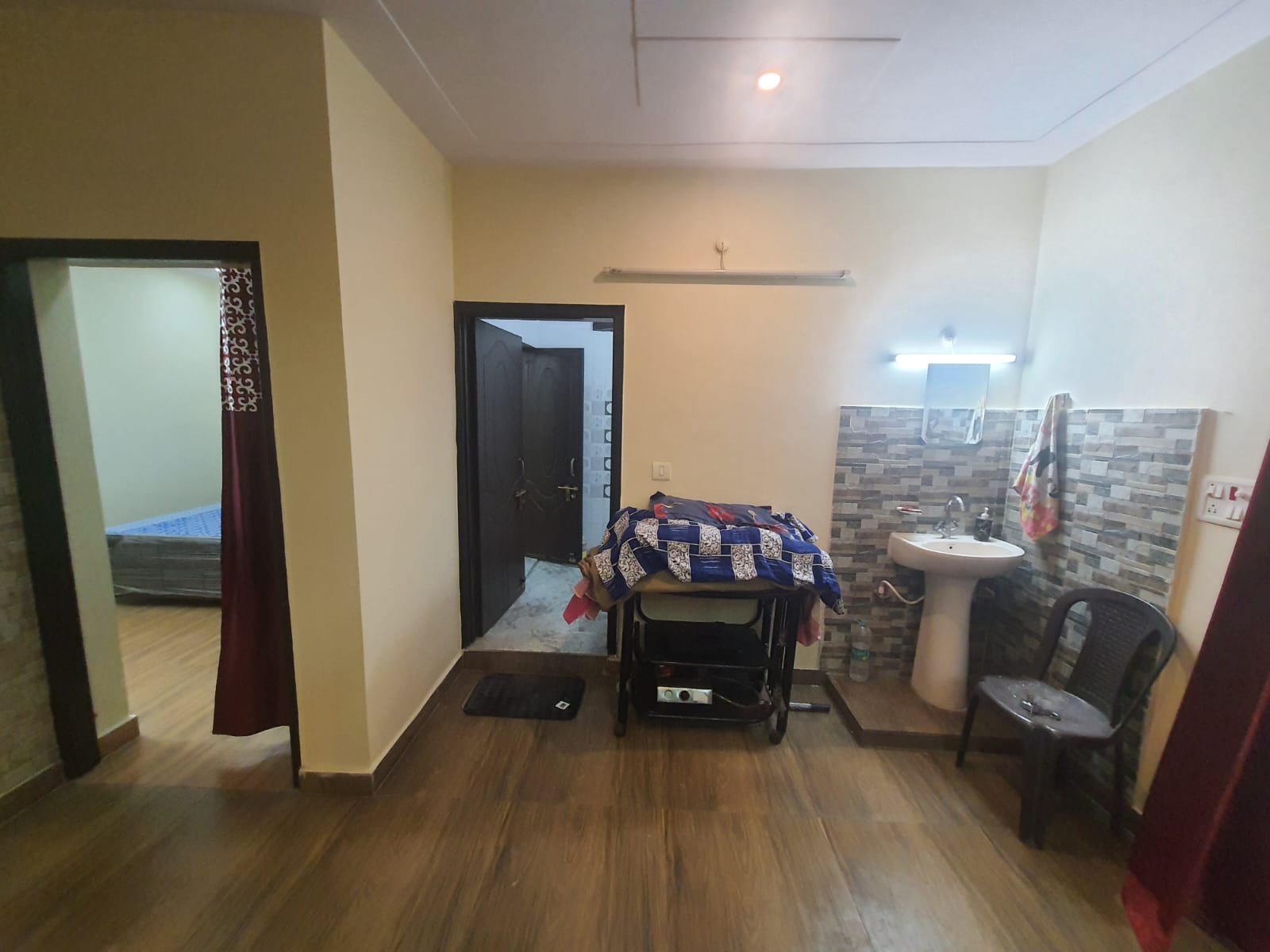 2 BHK Builder Floor For Rent in Sahastradhara