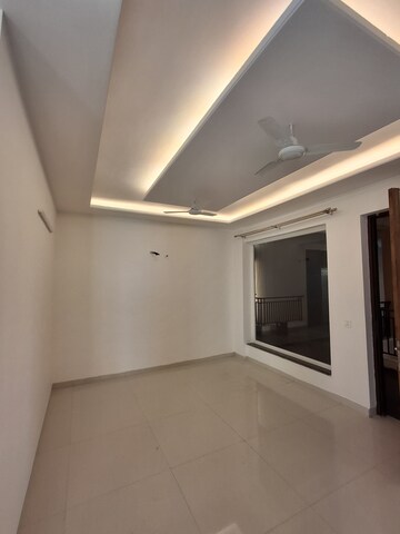 Room in 6+ BHK Independent House at Sector 8 – for Sale