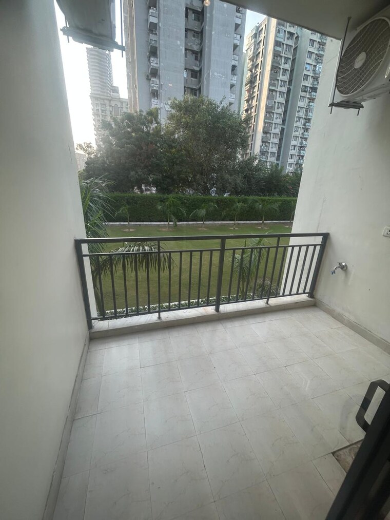 Balcony, suncity-vatsal-valley 2 Bedroom 1130 Sq.Ft. Builder Floor In Gwal Pahari Gurgaon 9522425